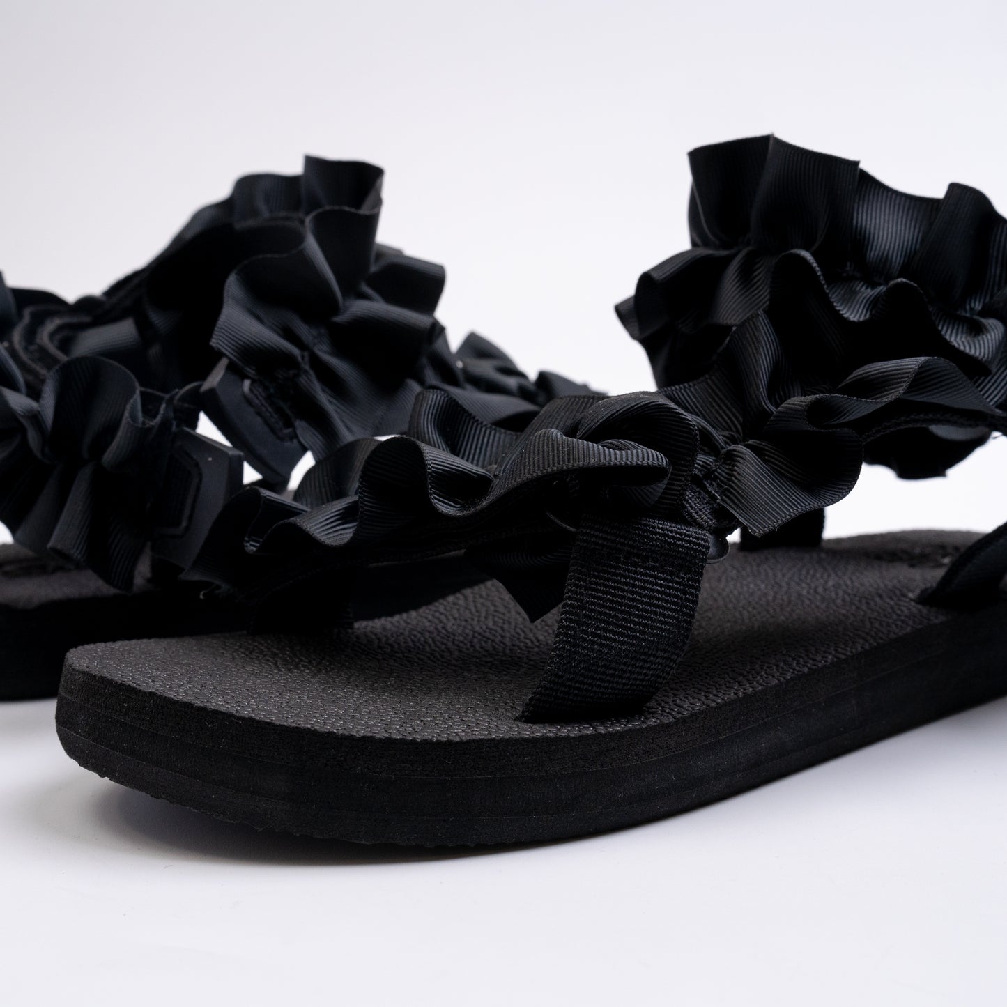 Black Frills JaeDals 2.0