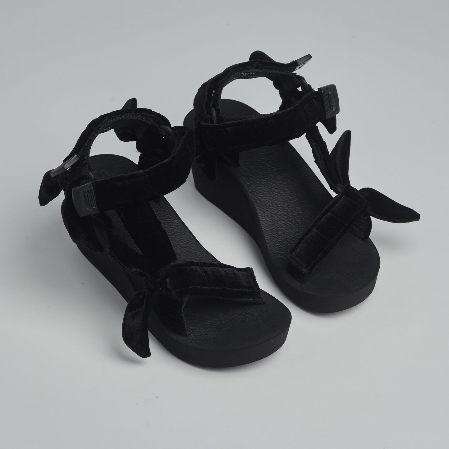 Jae Wedge Black Velvet