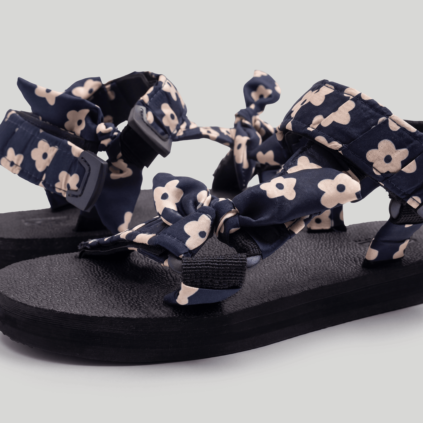 Navy Daisy JaeDals 2.0